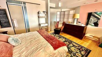 1 bedroom, iron/ironing board, WiFi, bed sheets