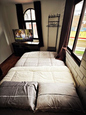 1 chambre, fer et planche à repasser, accès Internet