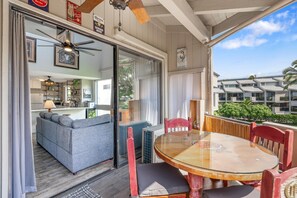 Bloc d'apartaments, 2 llits de matrimoni (Kailua Bay Resort#2-306) | Servei de restauració a l'aire lliure