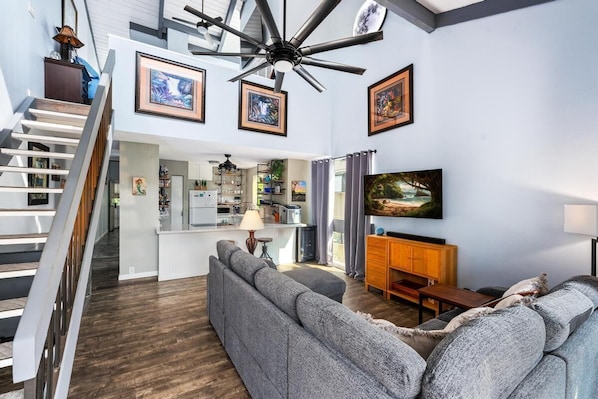 Appartamento, 2 letti queen (Kailua Bay Resort#2-306) | Area soggiorno