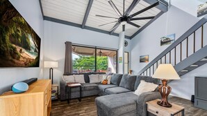 คอนโด, เตียงควีนไซส์ 2 เตียง (Kailua Bay Resort#2-306) | บริเวณนั่งเล่น
