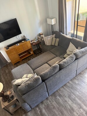 Appartamento, 2 letti queen (Kailua Bay Resort#2-306) | Area soggiorno