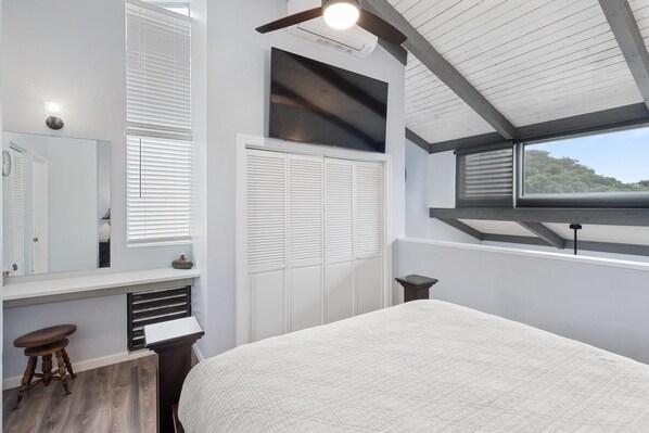 Condo, 2 Queen Beds (Kailua Bay Resort#2-306)