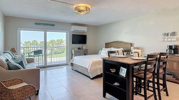 Fer et planche à repasser, Wi-Fi gratuit, draps fournis