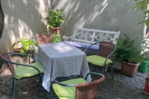 Outdoor dining - Your retreat in the Palatinate (Ruppertsberg)