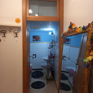 Appartement, 1 slaapkamer, uitzicht op bergen | Badkamer