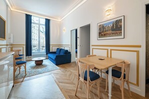 Dining - Parisian Charm by the Louvres (Paris)