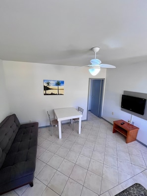Apartamento, 1 habitación, balcón | Escritorio, espacio para trabajar con un portátil, wifi gratis
