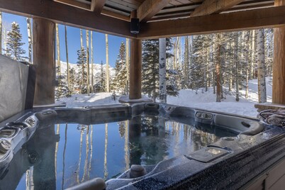 Ute Lodge | Hot Tub, Walk to Trails, Big Views!