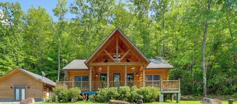 Updated Cabin By Linville Falls: Deck & Game Room!