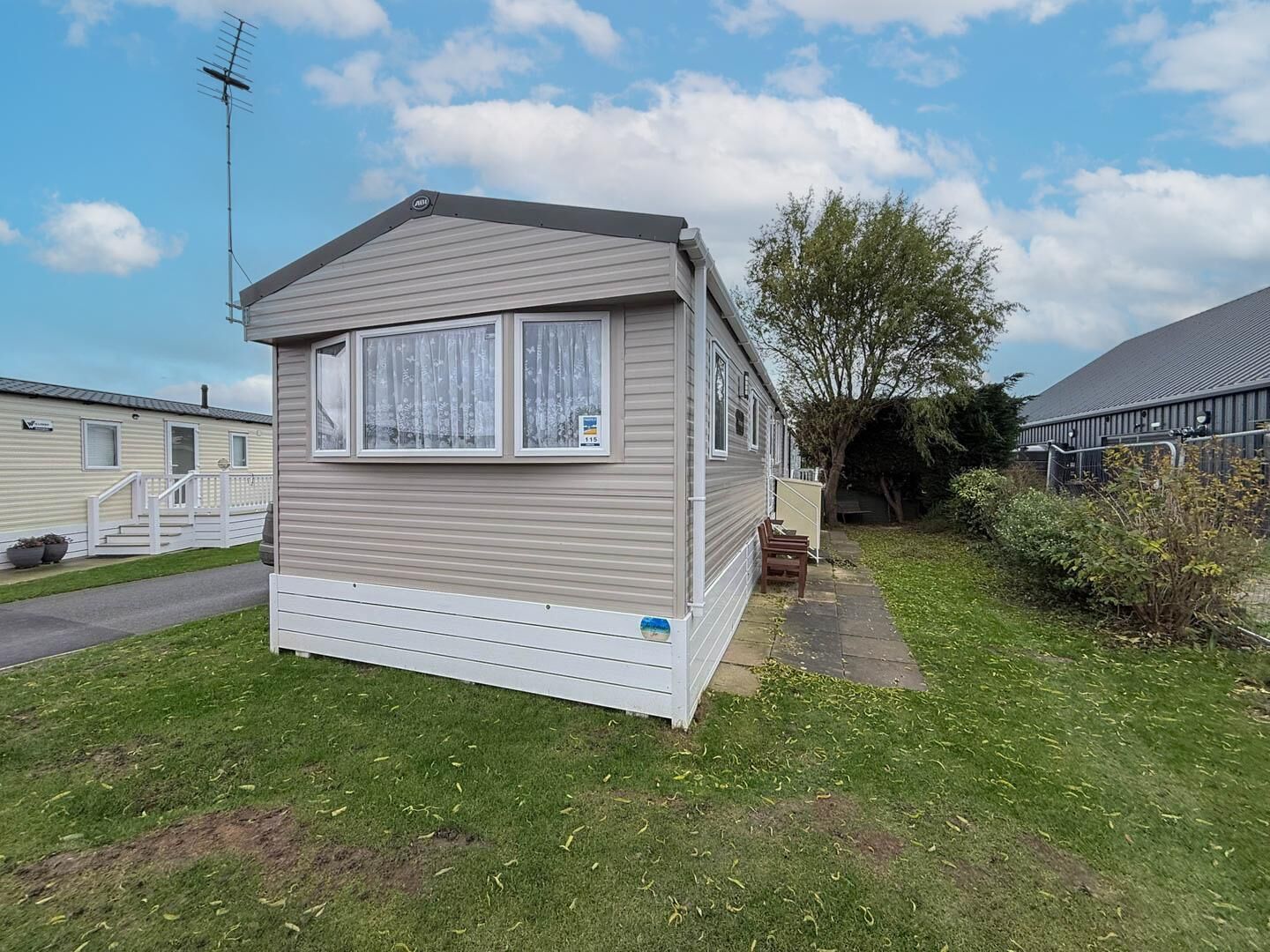 Cozy mobile home with spacious yard for outdoor fun
