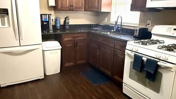 Mikrobølgeovn, ovn og kokeplater