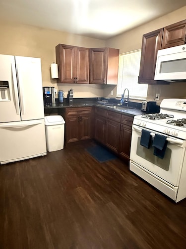 Peaceful 1-Bedroom Retreat in Lakeland