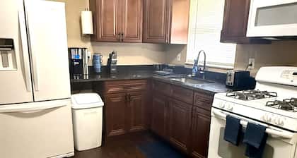 Peaceful 1-Bedroom Retreat in Lakeland