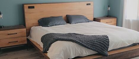 3 bedrooms, iron/ironing board, travel cot, free WiFi