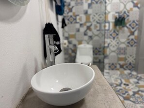 Dusche, Handtücher, Seife, Toilettenpapier