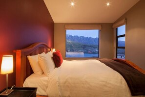 4 bedrooms, iron/ironing board, WiFi