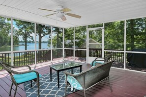 Terrace/patio - Easy Lake Living - Sleeps 8 (Prosperity)