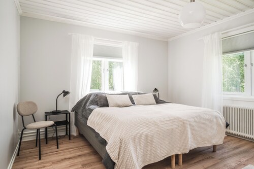 Bright and Stylish 4 Bedroom in Norberg