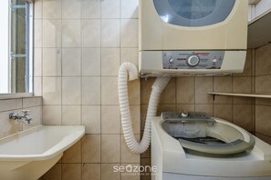 Eenvoudig appartement | Badkamer