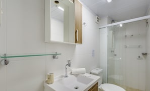Basic Apartment | Bilik Mandi