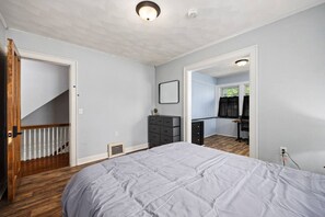 1 slaapkamer, een bureau, een strijkplank/strijkijzer, gratis wifi