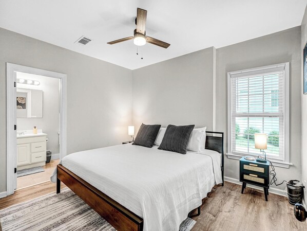 5 bedrooms, desk, iron/ironing board, free WiFi