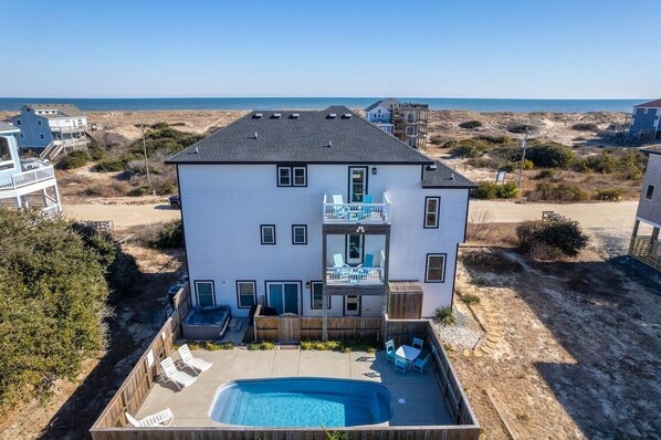 Unclassified image, 1 of 77, button