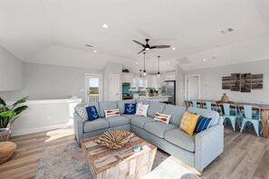 Unclassified image, 5 of 77, button