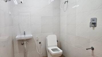 淋浴设施、免费洗浴用品、毛巾、肥皂