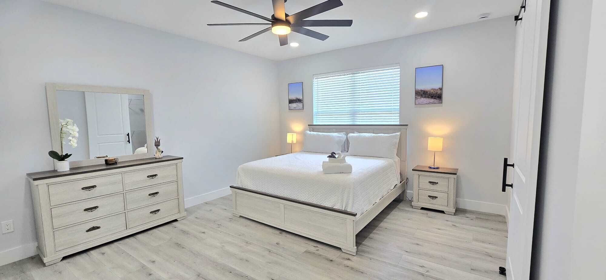 3 chambres, fer et planche à repasser, accès Internet, draps fournis