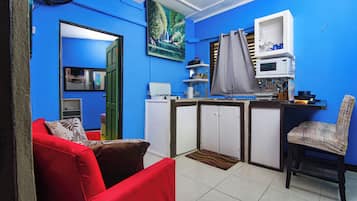 Basic Apartment | Living area