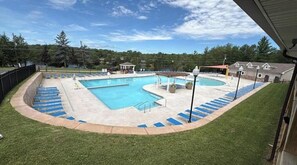 Piscine extérieure, piscine chauffée