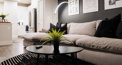 The Urban Nest is a luxury 1-bedroom apartment 30 minutes away from Houston, TX