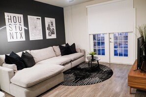 Fernseher, Kamin