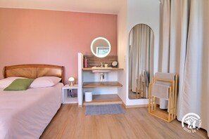 4 habitaciones, tabla de planchar con plancha y wifi gratis 