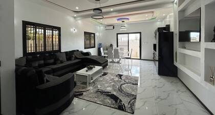 Air-conditioned villa with pool