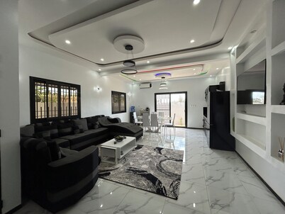 Air-conditioned villa with pool
