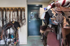 Interior - Barn Suite Overlooking Horse Arena (Norfolk)