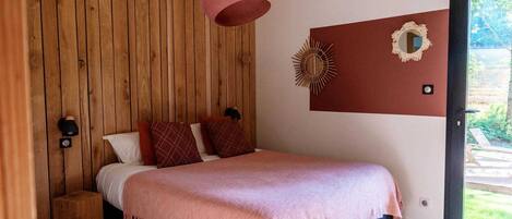 5 bedrooms, free WiFi, bed sheets