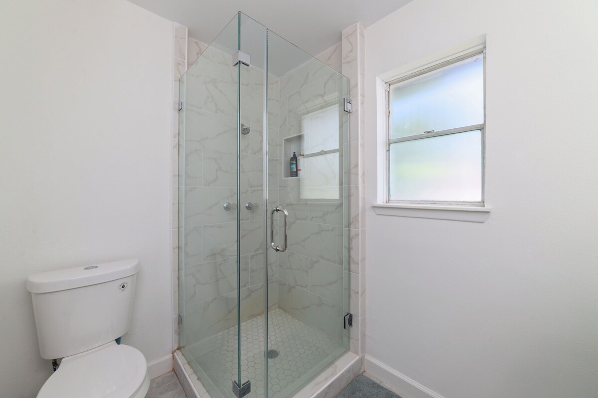 Photo 16 of Cozy Home in Downtown Houston w/ Spacious Backyard