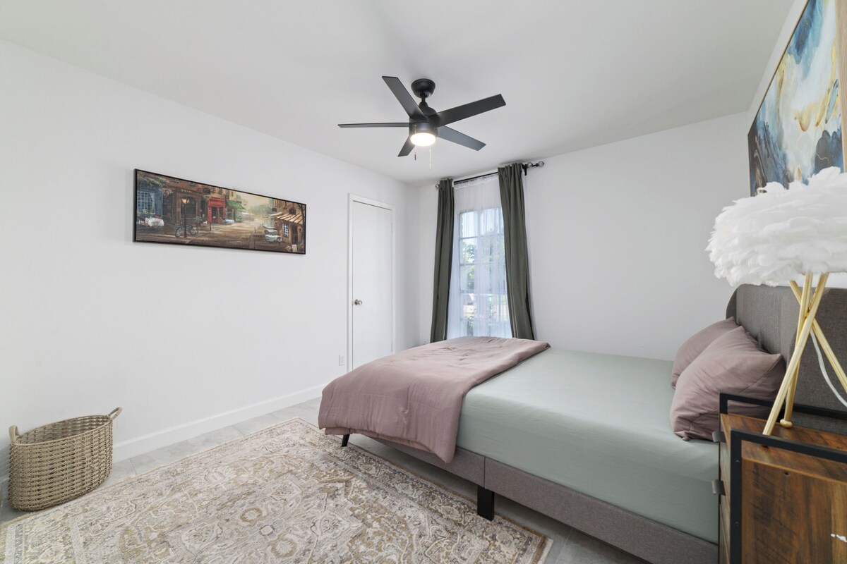 Photo 28 of Cozy Home in Downtown Houston w/ Spacious Backyard