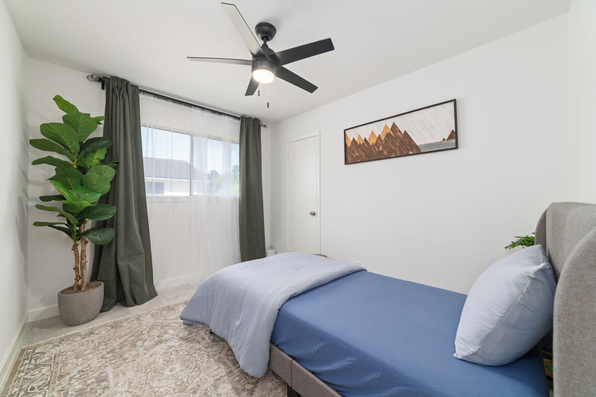 Photo 27 of Cozy Home in Downtown Houston w/ Spacious Backyard