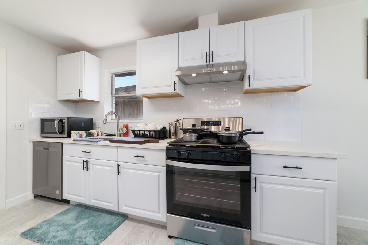 Photo 5 of Cozy Home in Downtown Houston w/ Spacious Backyard