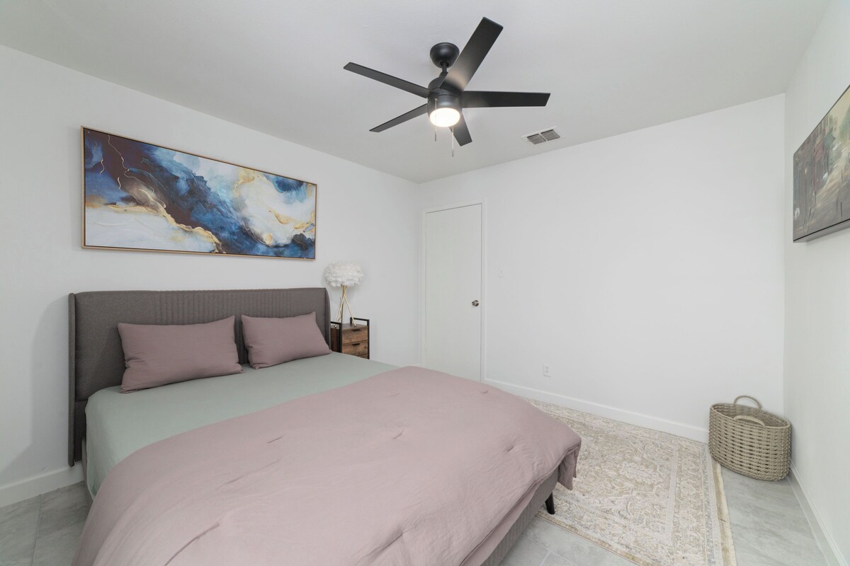 Photo 29 of Cozy Home in Downtown Houston w/ Spacious Backyard