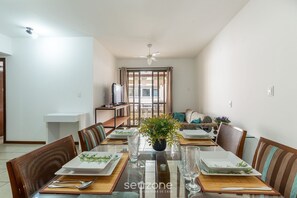 Basic Apartment | Dining