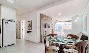 Eenvoudig appartement | Dineren