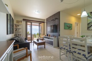 Basic Apartment | Living area