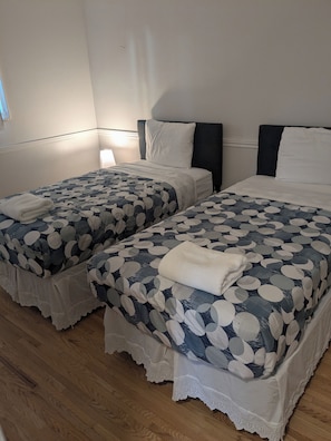 5 chambres, bureau, fer et planche à repasser, Wi-Fi gratuit