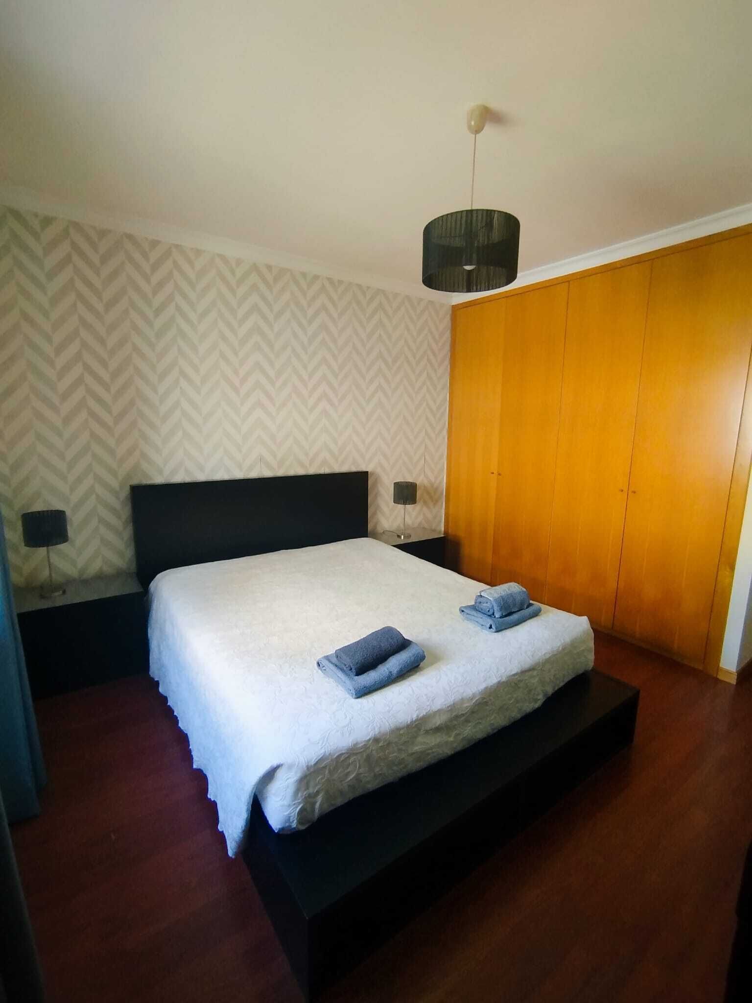 3 Schlafzimmer, Schreibtisch, Bügeleisen/Bügelbrett, Reisekinderbett